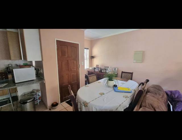 2 BEDROOM TOWNHOUSE FOR SALE IN AMBERFIELD